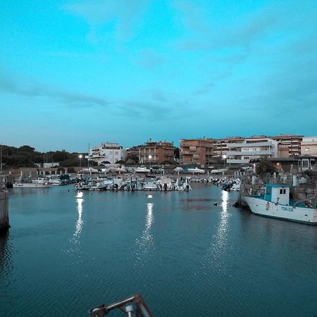 Roma Al Mare! Le Comete Del Borghetto Lido di Ostia Bagian luar foto