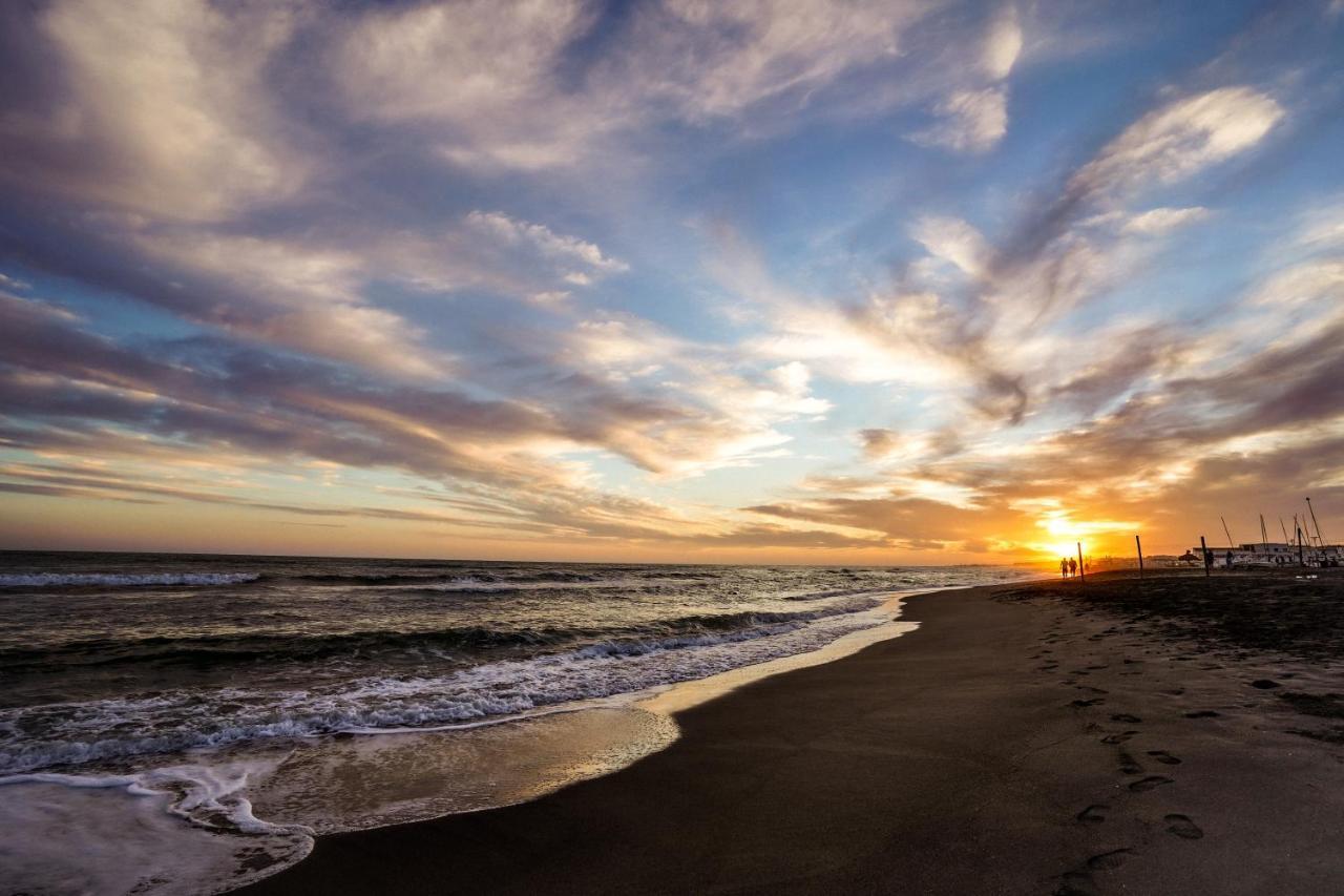 Roma Al Mare! Le Comete Del Borghetto Lido di Ostia Bagian luar foto